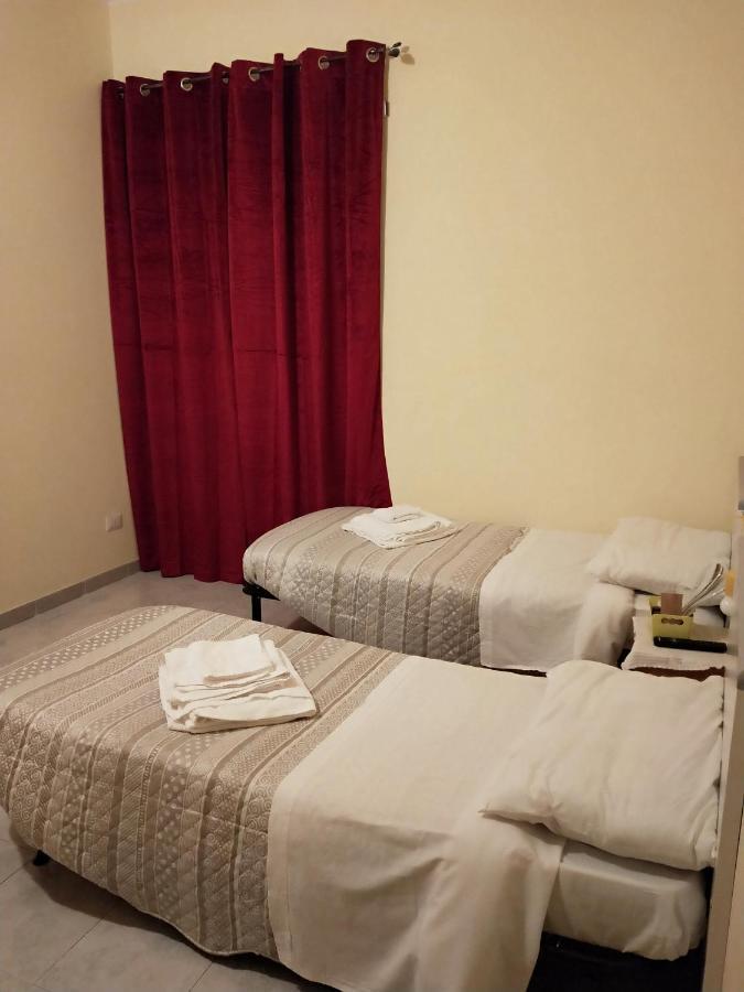 Isola Verde Guest House Фьюмичино Экстерьер фото