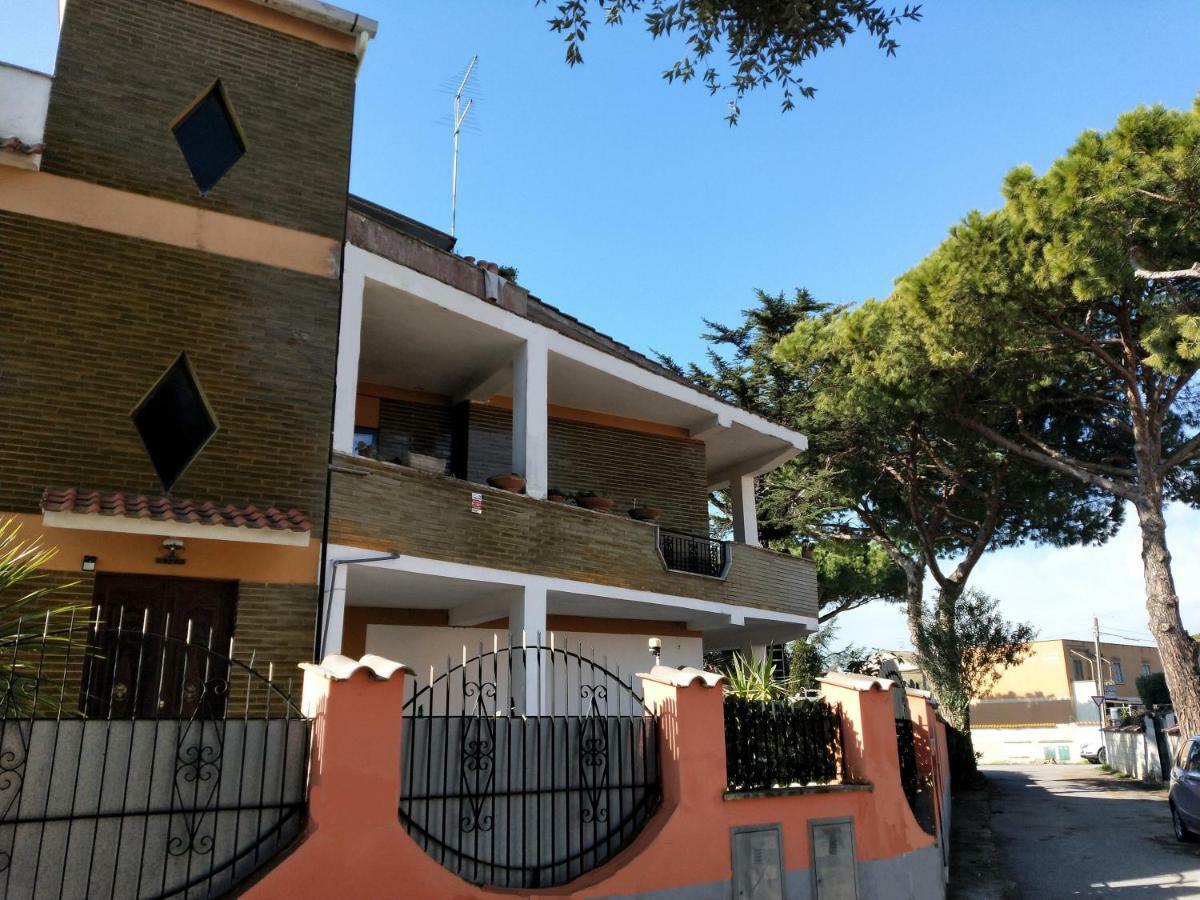 Isola Verde Guest House Фьюмичино Экстерьер фото